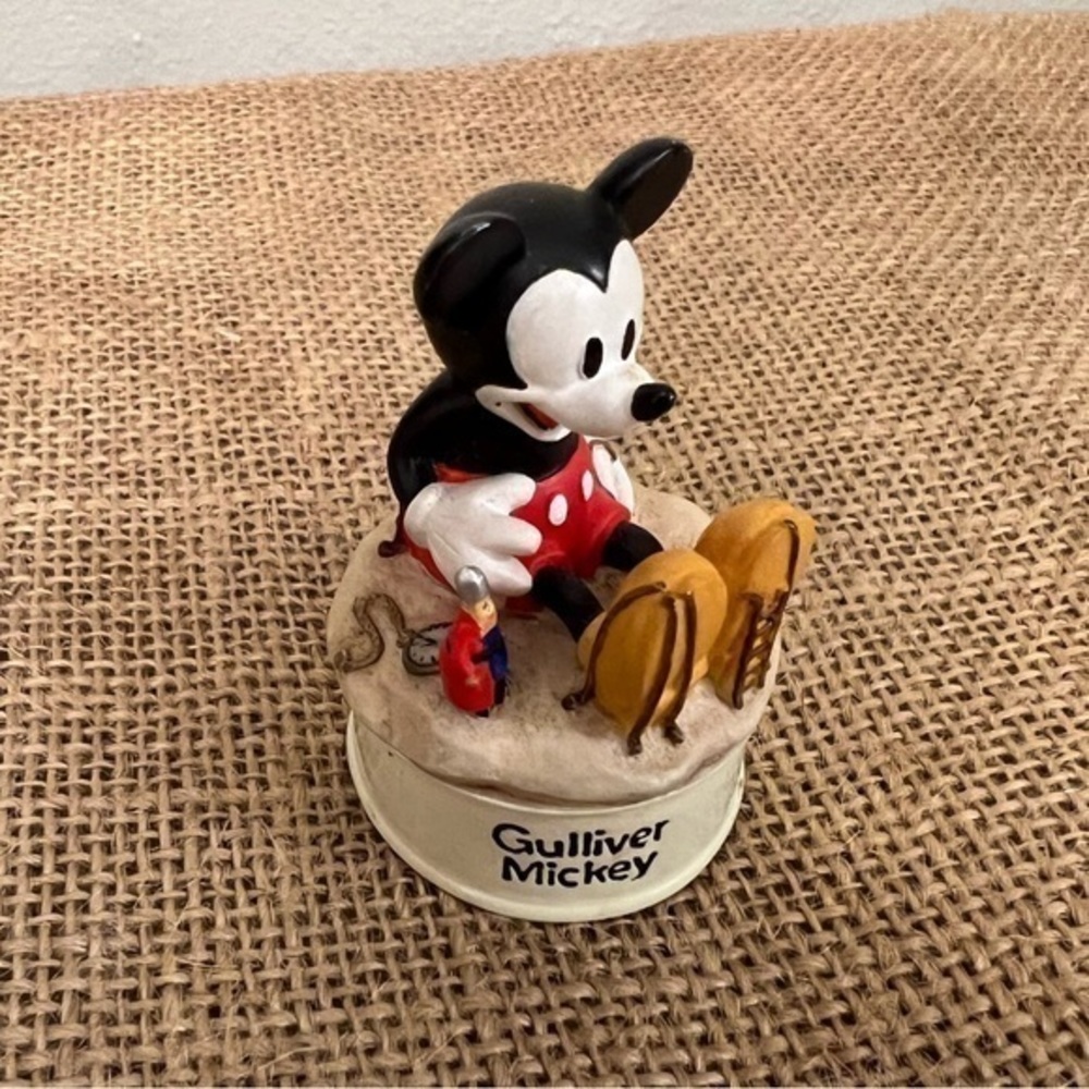 LENOX DISNEY MOVIE STAR MICKEY THIMBLE COLLECTION  " GULLIVER MICKEY " 1934